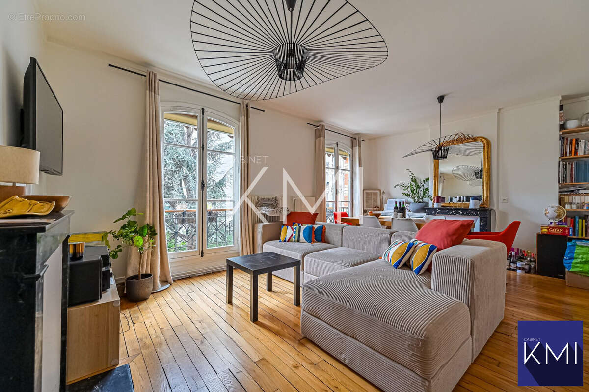 Appartement à PARIS-14E
