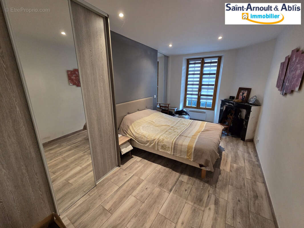 Maison à SAINT-ARNOULT-EN-YVELINES