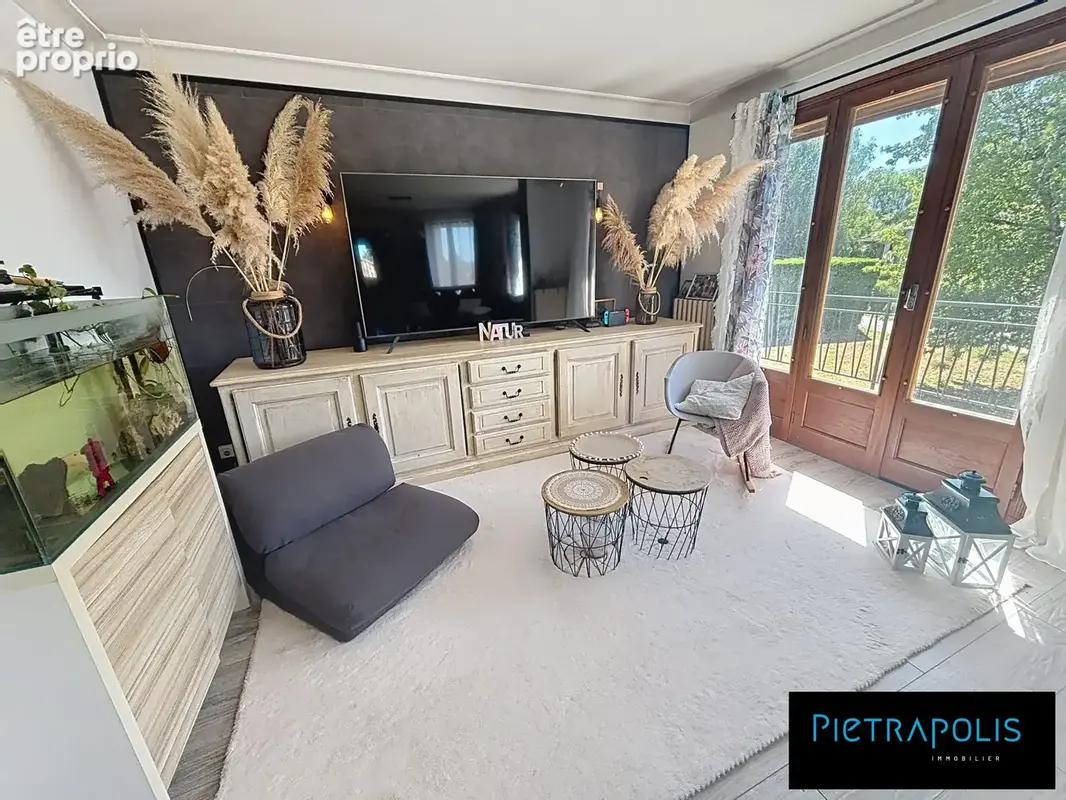 Maison 176 m² à Grieges  - photo 2