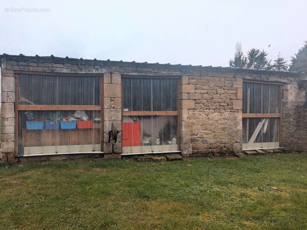 Ploerdut jolie maison en pierre sous ardoise de 94 m² environ 5 pieces 2 dependances terrain clos de 2686m² a batir - photo 18