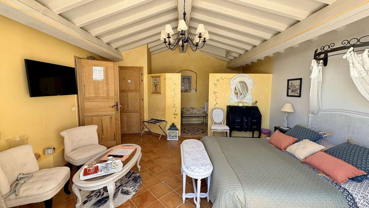 Maison à COURTHEZON