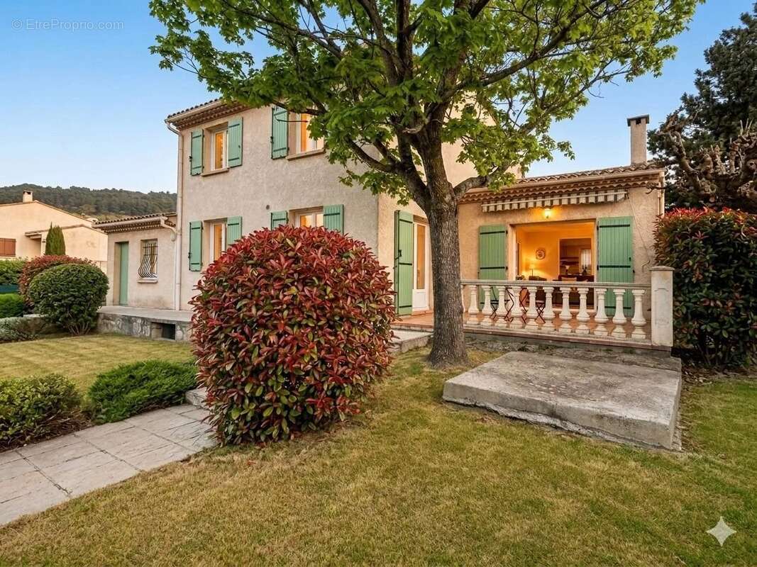 Maison à CAVEIRAC