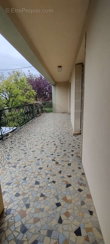 Appartement lumineux à rénover - photo 8