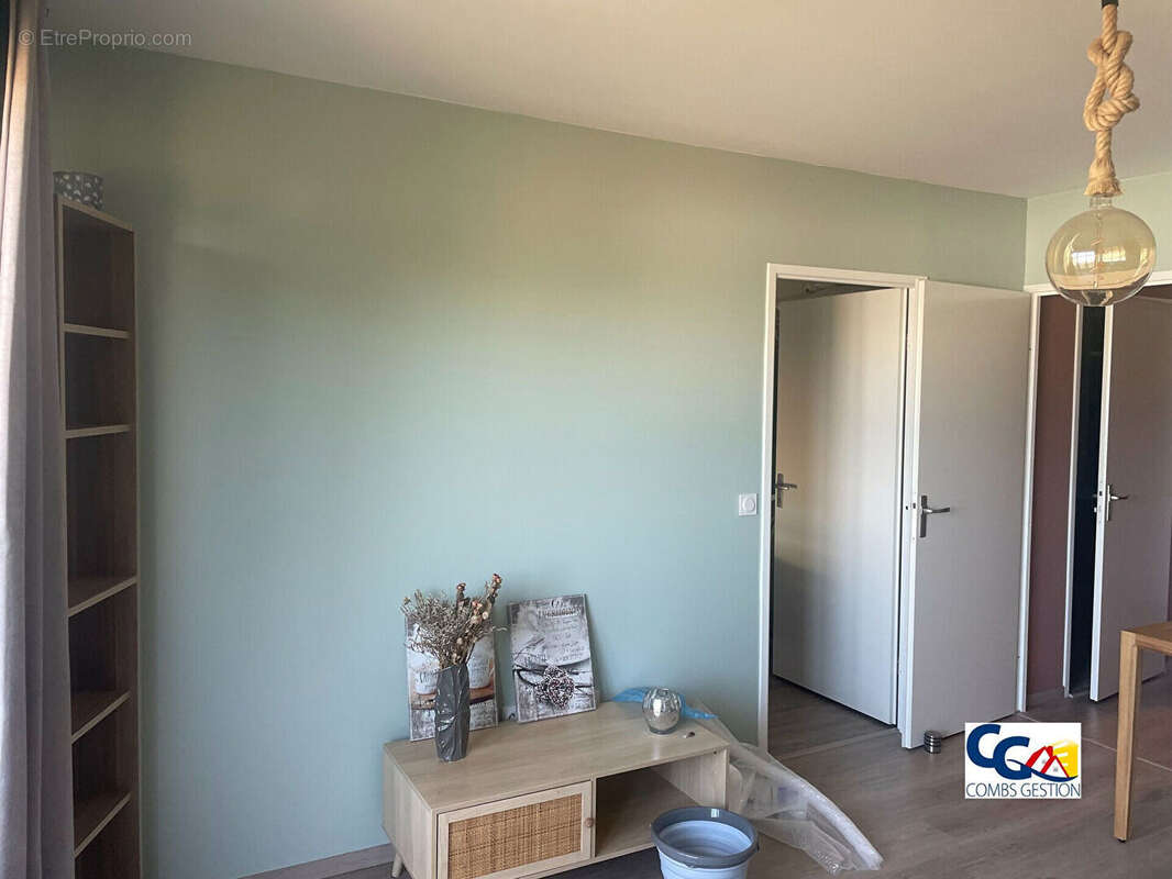 Appartement à COMBS-LA-VILLE