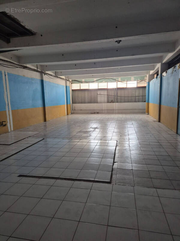 Commerce à FORT-DE-FRANCE