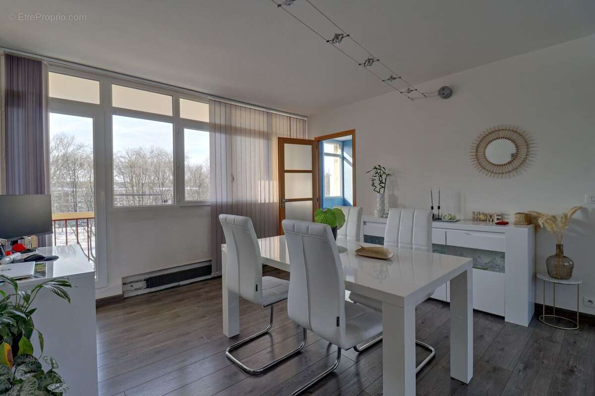 Appartement à VERNEUIL-SUR-SEINE