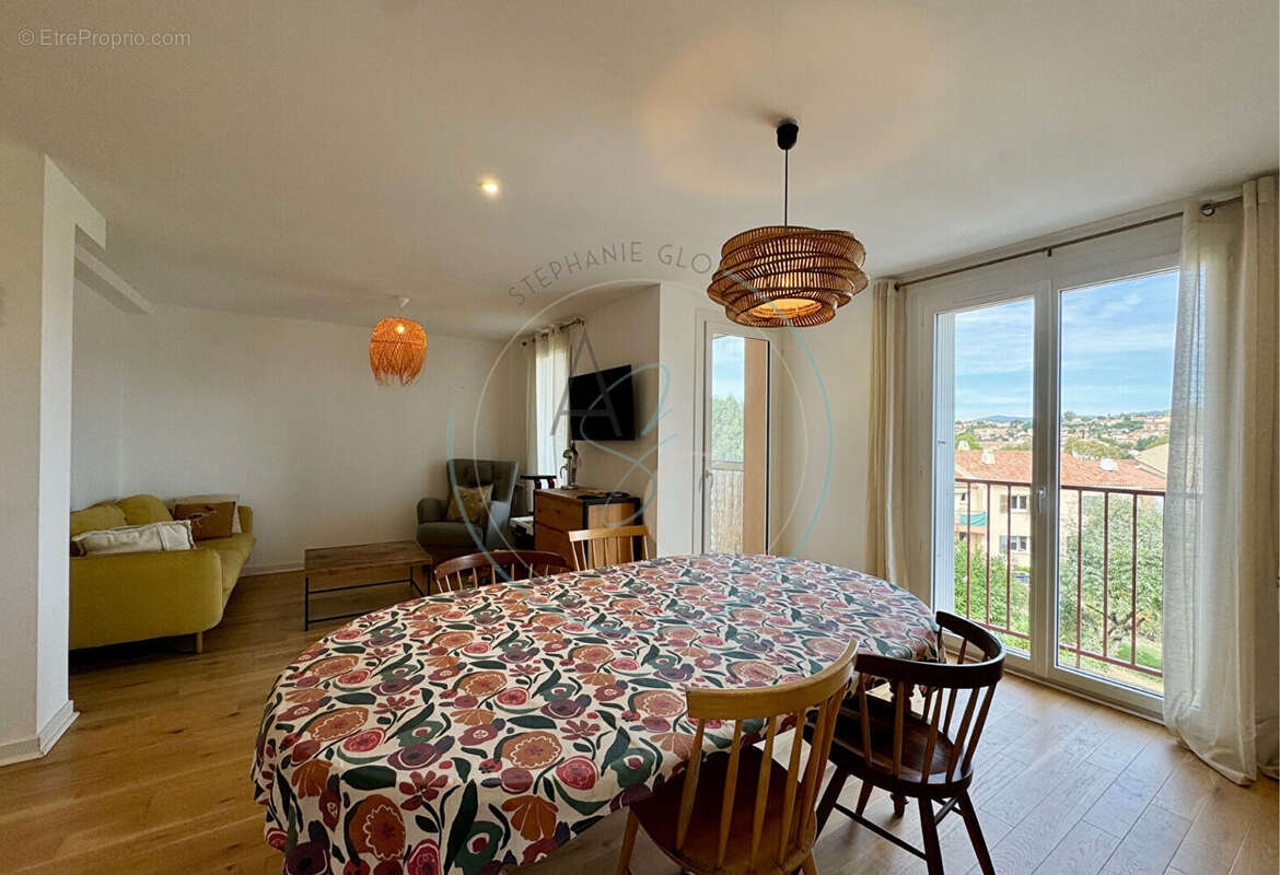 Appartement à COGOLIN