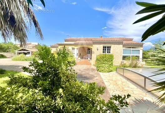 Villa avec piscine de plain pied - photo 3