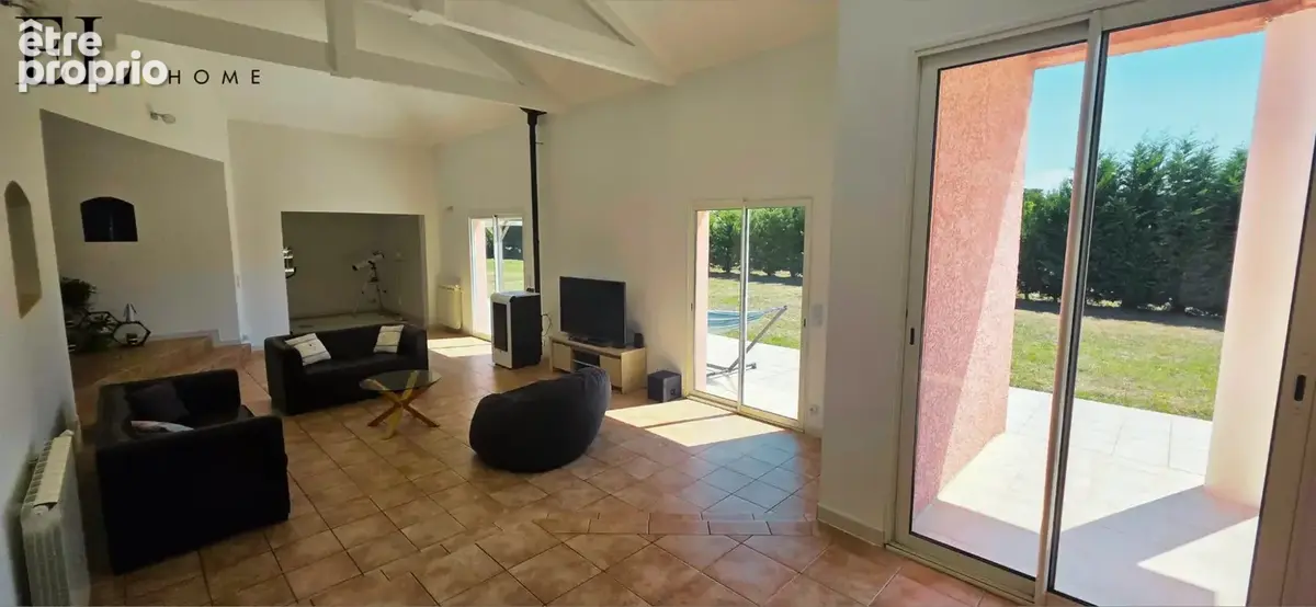Maison 7 pièces 195 m² à vendre à Vic-En-Bigorre (65500) - photo 2