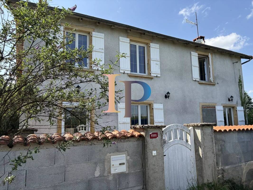 Maison à CHARLIEU