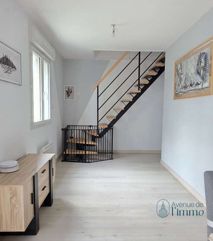 Salle à manger - Maison à BEAULIEU-SUR-LAYON