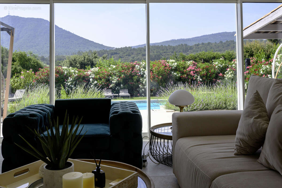 Maison à PLAN-DE-LA-TOUR