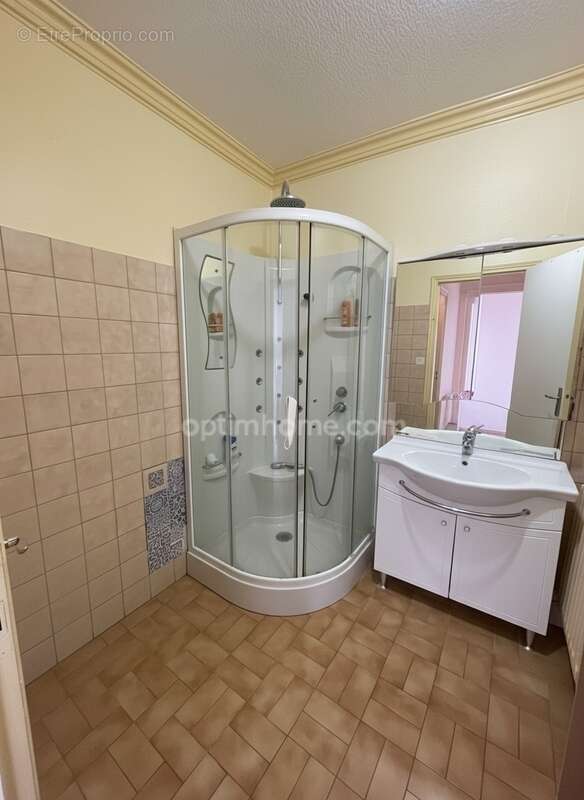 Appartement à SAINT-NICOLAS-DU-PELEM