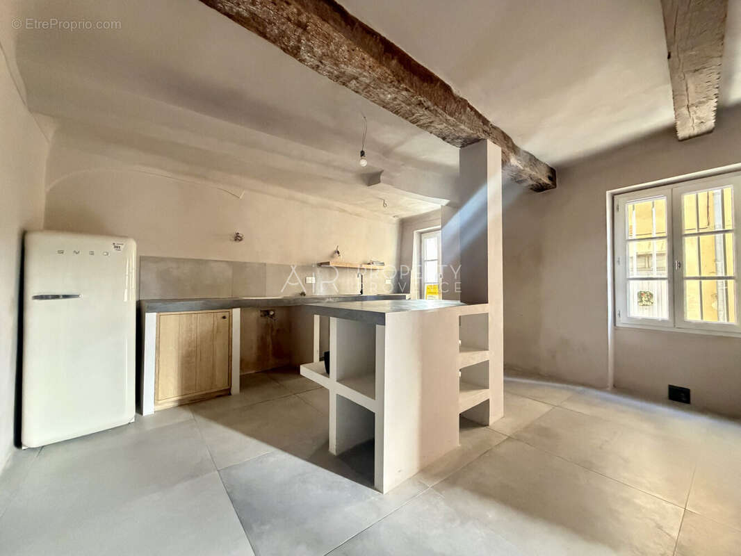 Maison à SAINT-SATURNIN-LES-APT