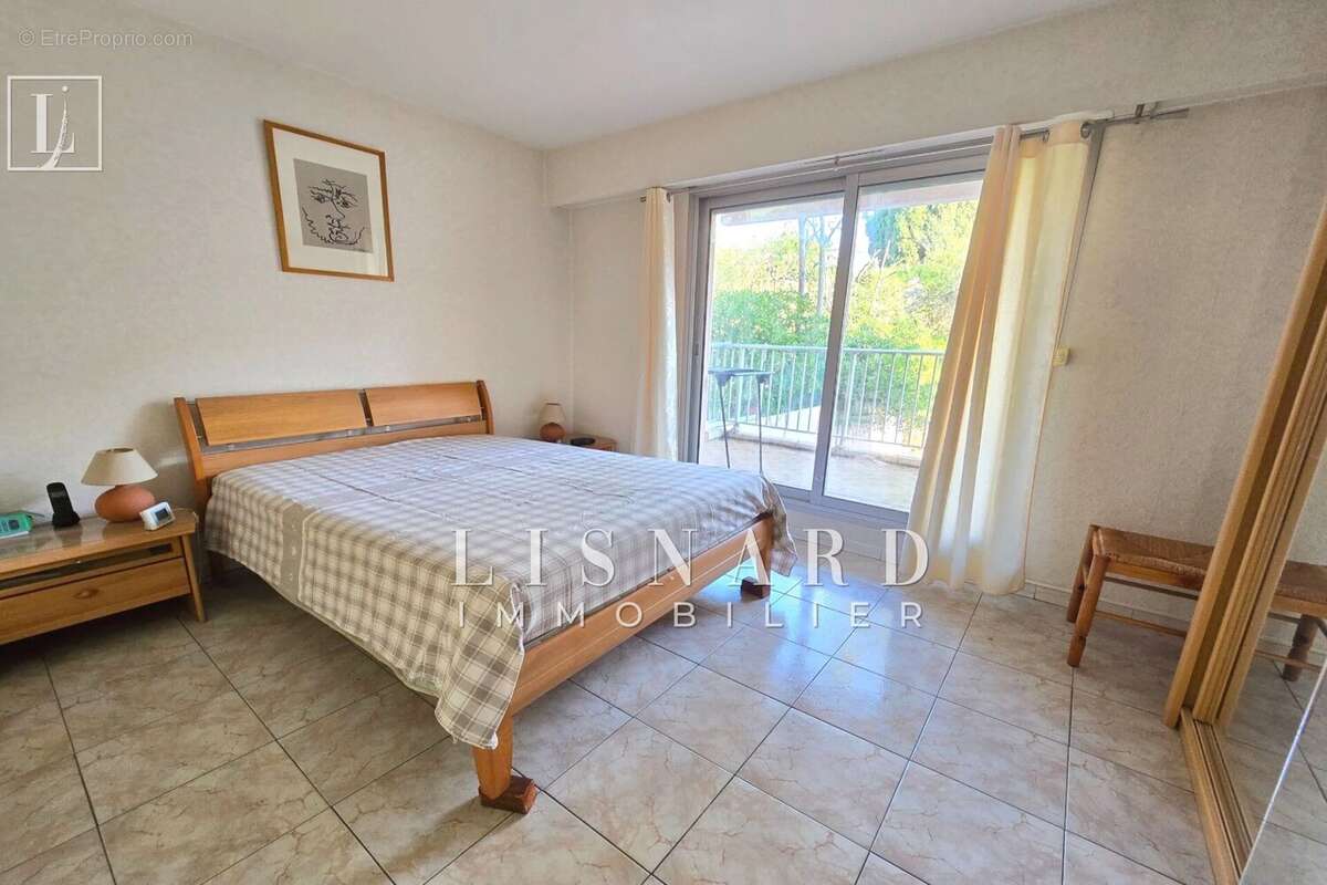 Appartement à VALLAURIS