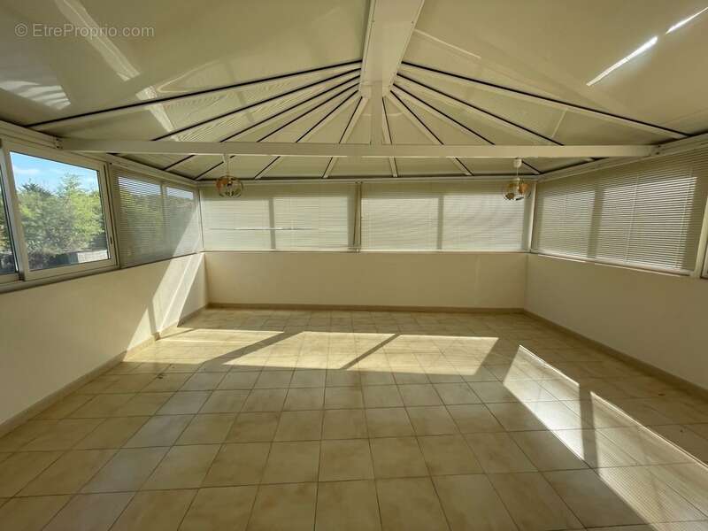 Maison à SAINT-HILAIRE-DE-BRETHMAS