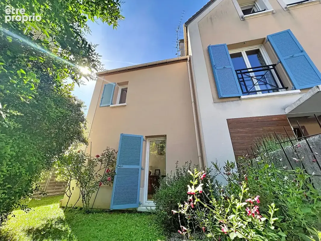 Maison 5 pièce(s) 128 m2 Centre-Ville Nanterre - photo 2