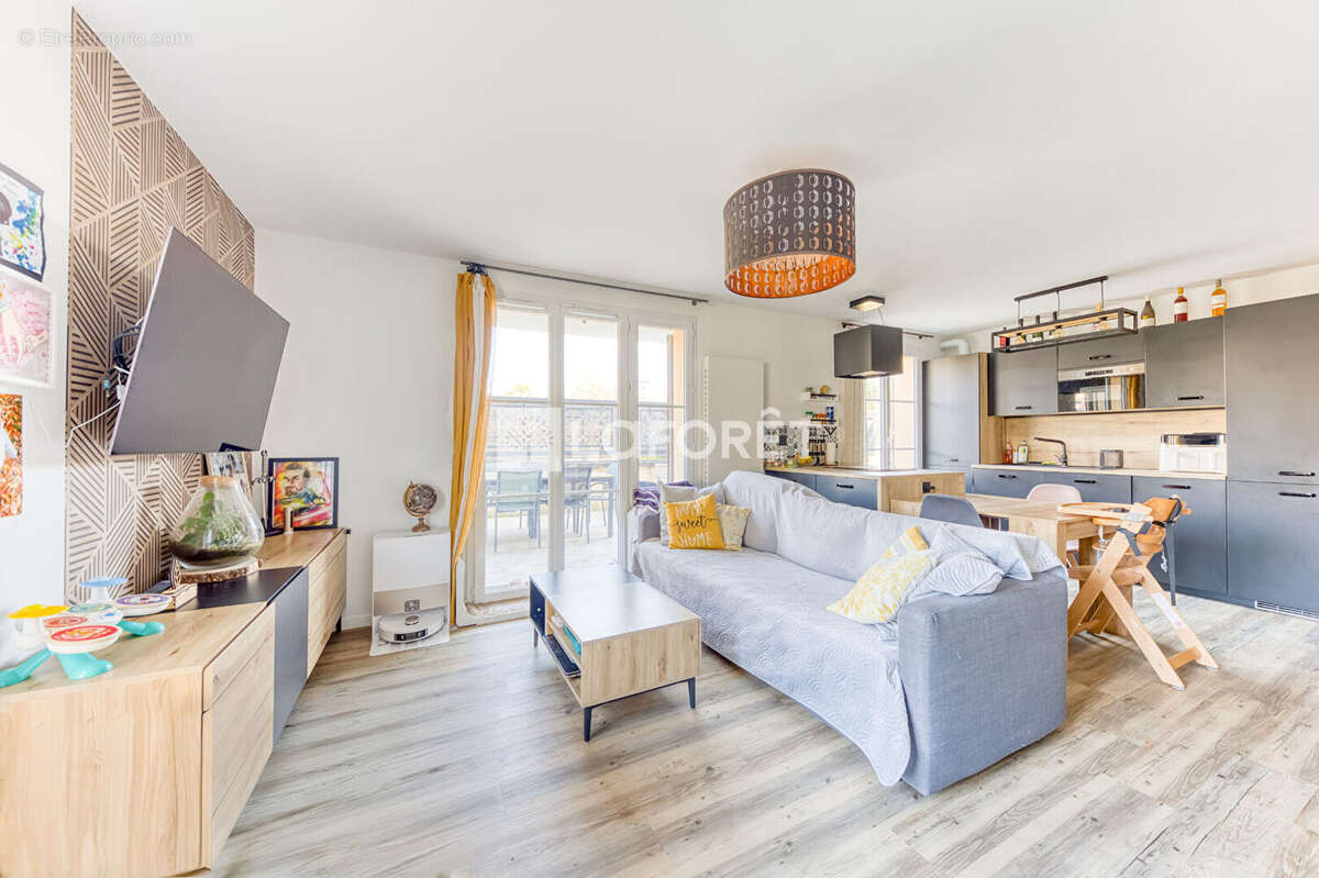 Appartement à CHEVRY-COSSIGNY