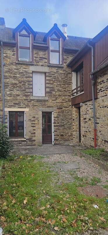 Commerce à PLELAN-LE-GRAND