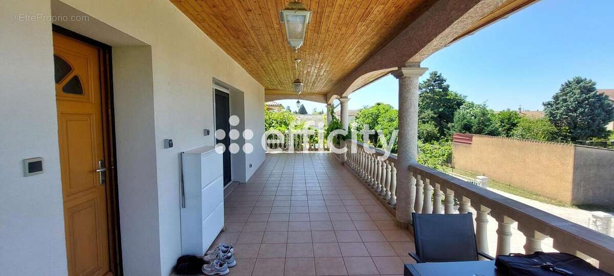 Maison 148 m² à Saint-Rambert-D'albon  - photo 4