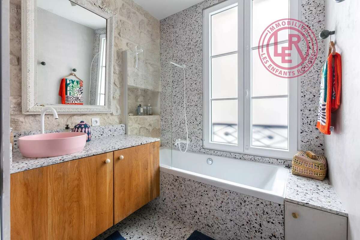 Appartement à PARIS-3E