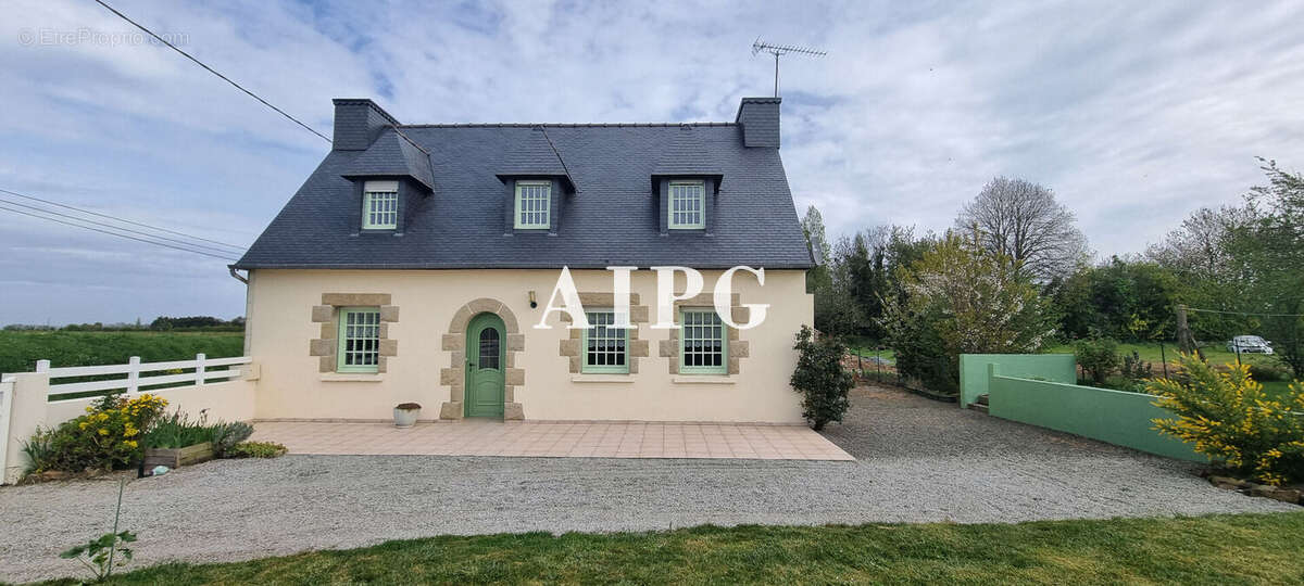 Maison à TREGOMEUR