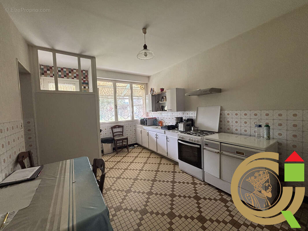 Maison 210 m² à Marconnelle  - photo 7