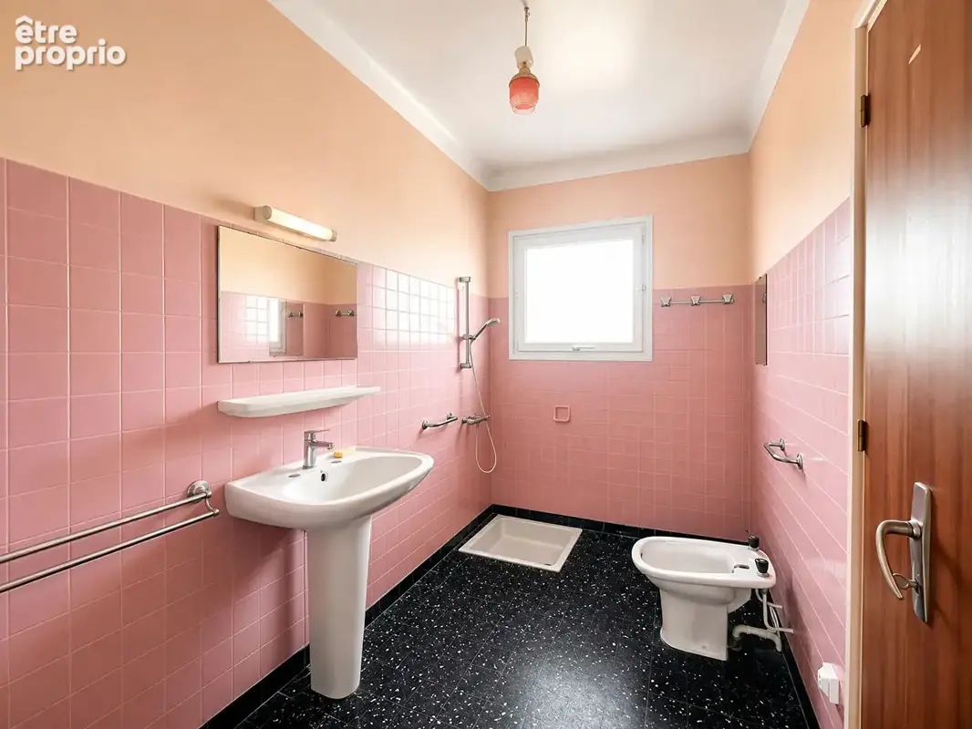 Tosse ? 2 logements, 1 359 m² de terrain, un fort potentiel. - photo 9