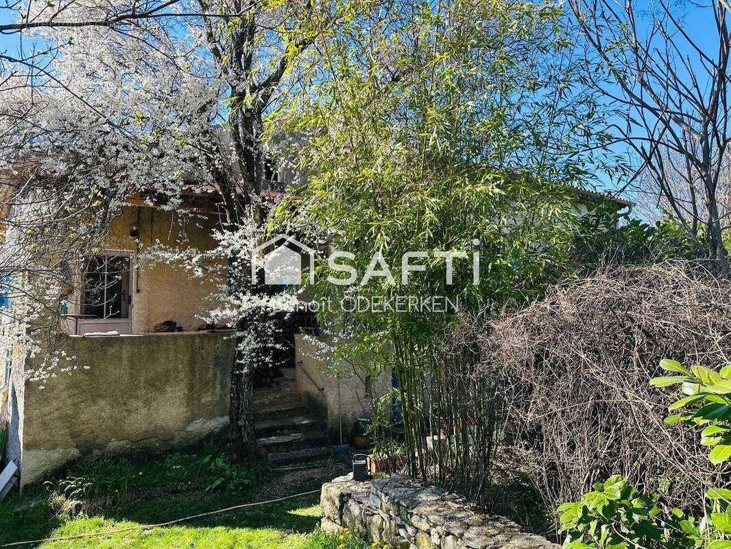 Maison 300 m² à Banon  - photo 2