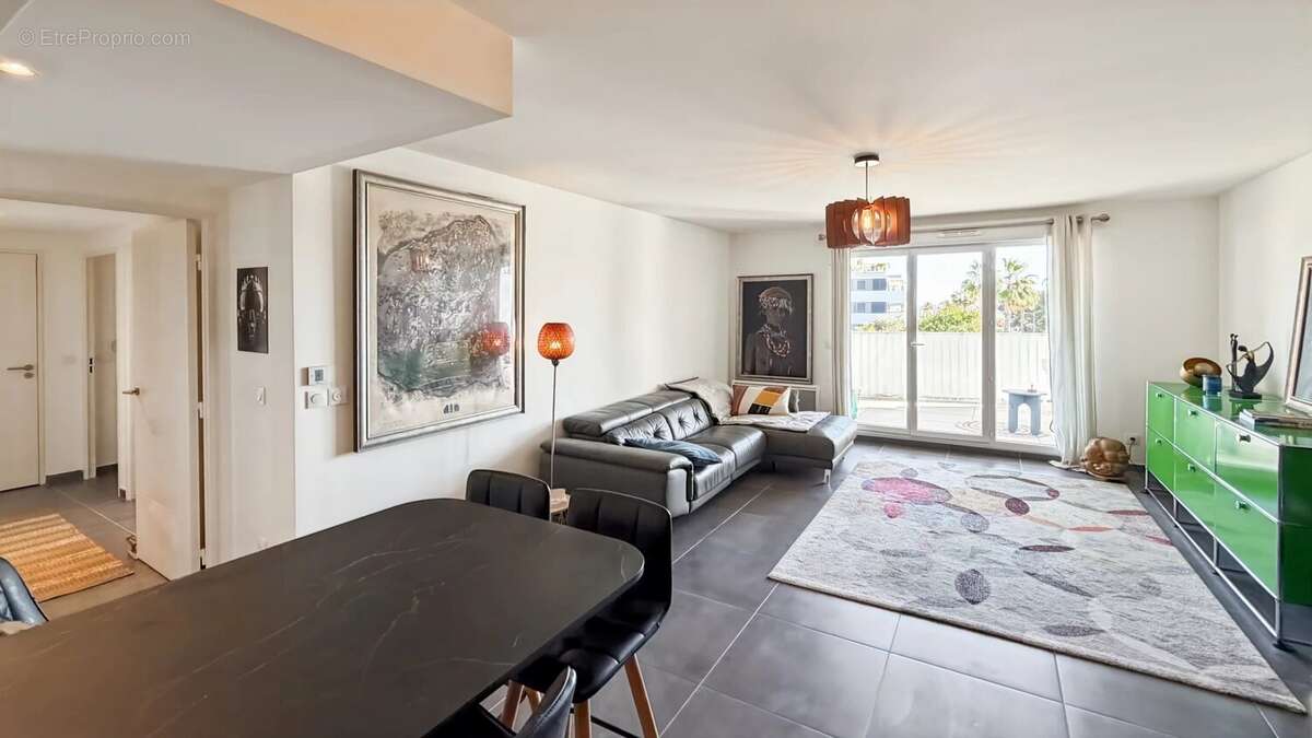 Appartement à VILLENEUVE-LOUBET