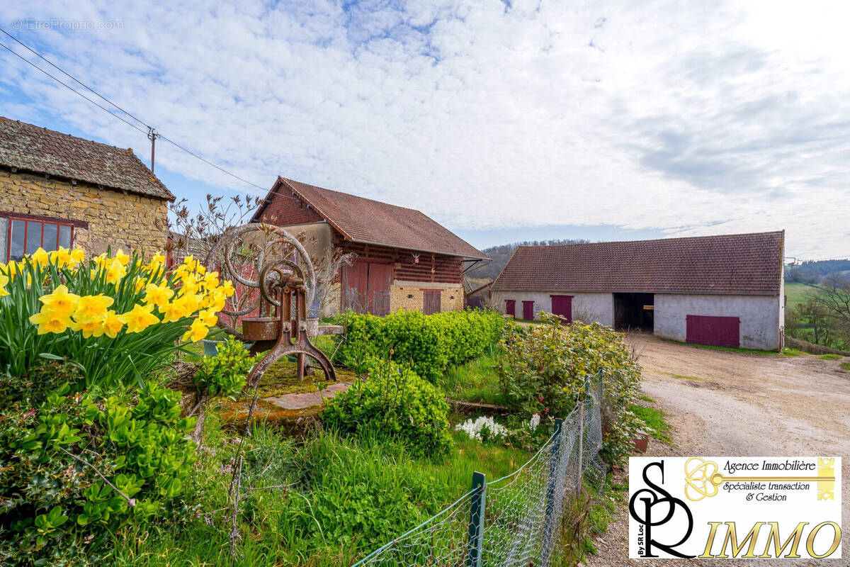 Maison à SAINT-LAURENT-D'ANDENAY