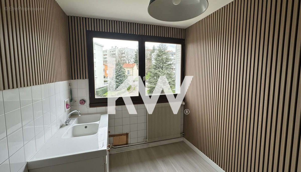 Appartement à SAINT-ETIENNE