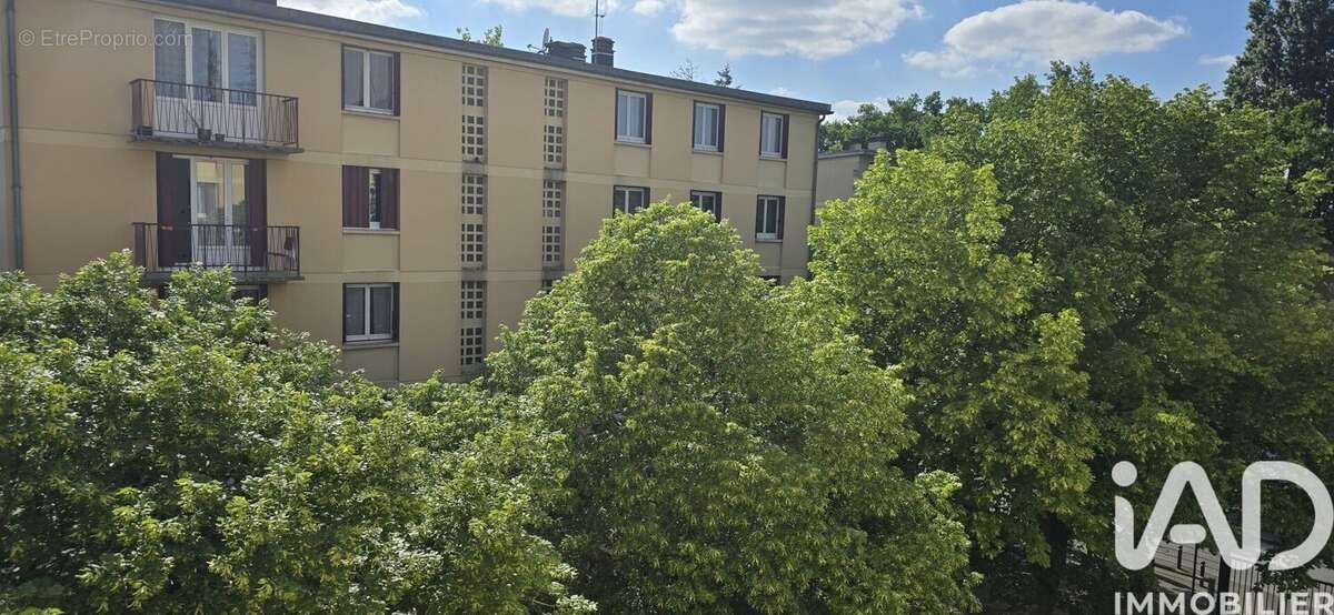 Photo 9 - Appartement à SAINTE-GENEVIEVE-DES-BOIS