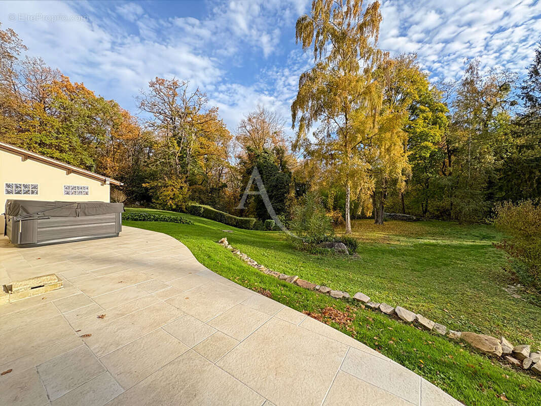 Maison à JANVILLE-SUR-JUINE