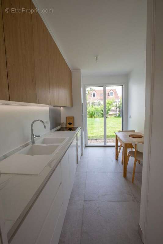 Photo 7 - Maison à LE MESNIL-SAINT-DENIS