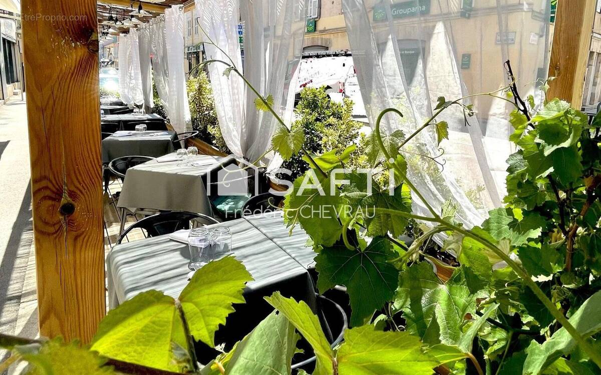 Photo 1 - Commerce à MACON