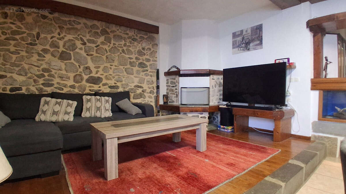 Appartement à LA ROCHE-SUR-FORON