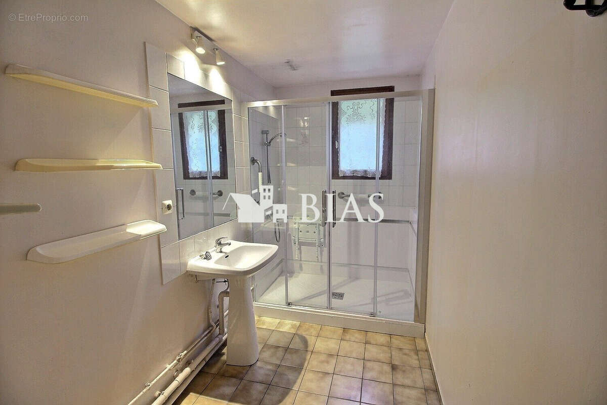 Maison à CROISY-SUR-ANDELLE