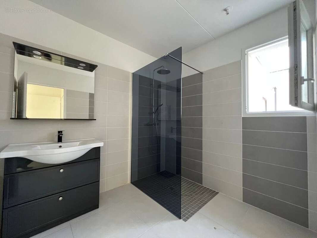 Maison à VAUX-SUR-MER