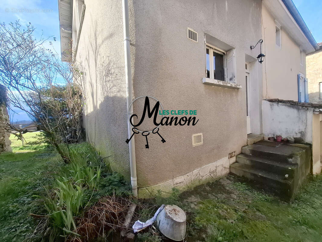 Maison à CHATEAUPONSAC