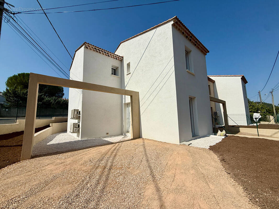 Maison à SAINT-MAXIMIN-LA-SAINTE-BAUME