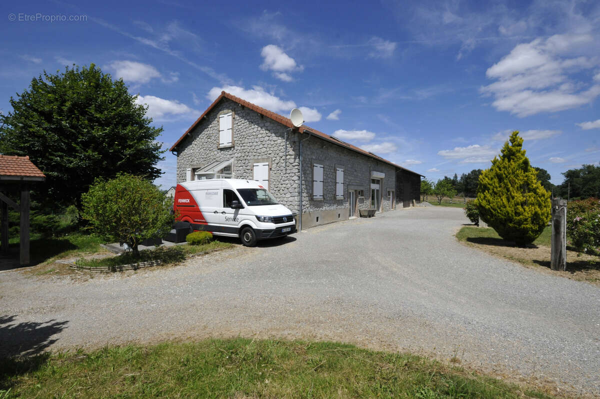 Maison à SAINT-HILAIRE-BONNEVAL