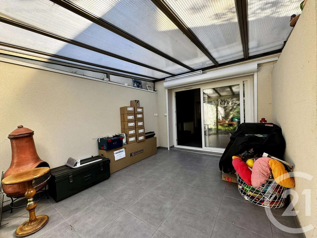 Maison 106 m² à Villeurbanne  - photo 9