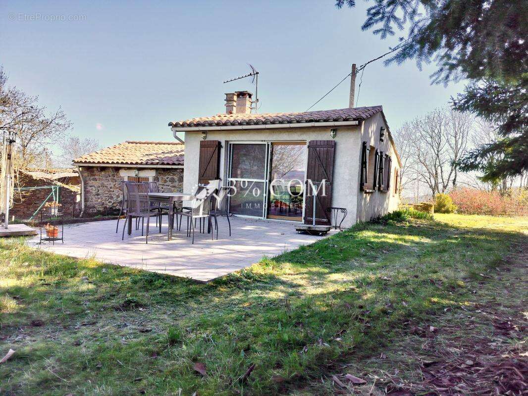 Maison à SAINT-ROMAIN-DE-LERPS