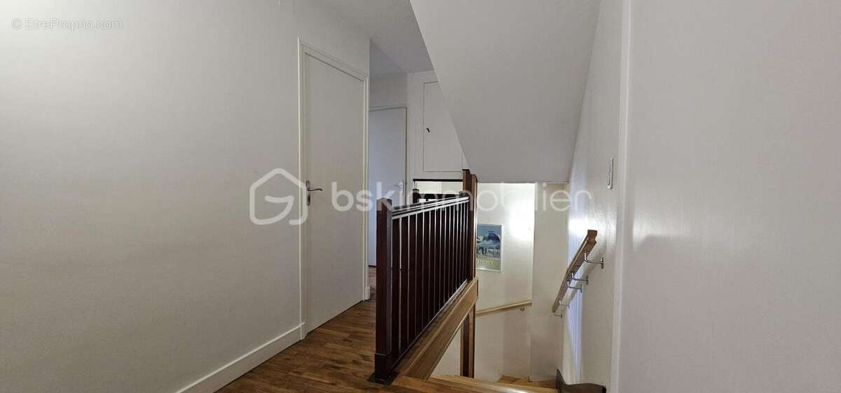 *** Maison de ville de 120 m² – 3 Chambres -  Centre historique de CUSSET avec garage*** - photo 14