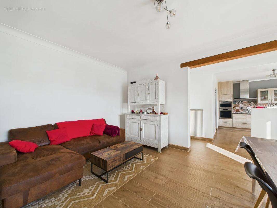 Maison à PREGUILLAC