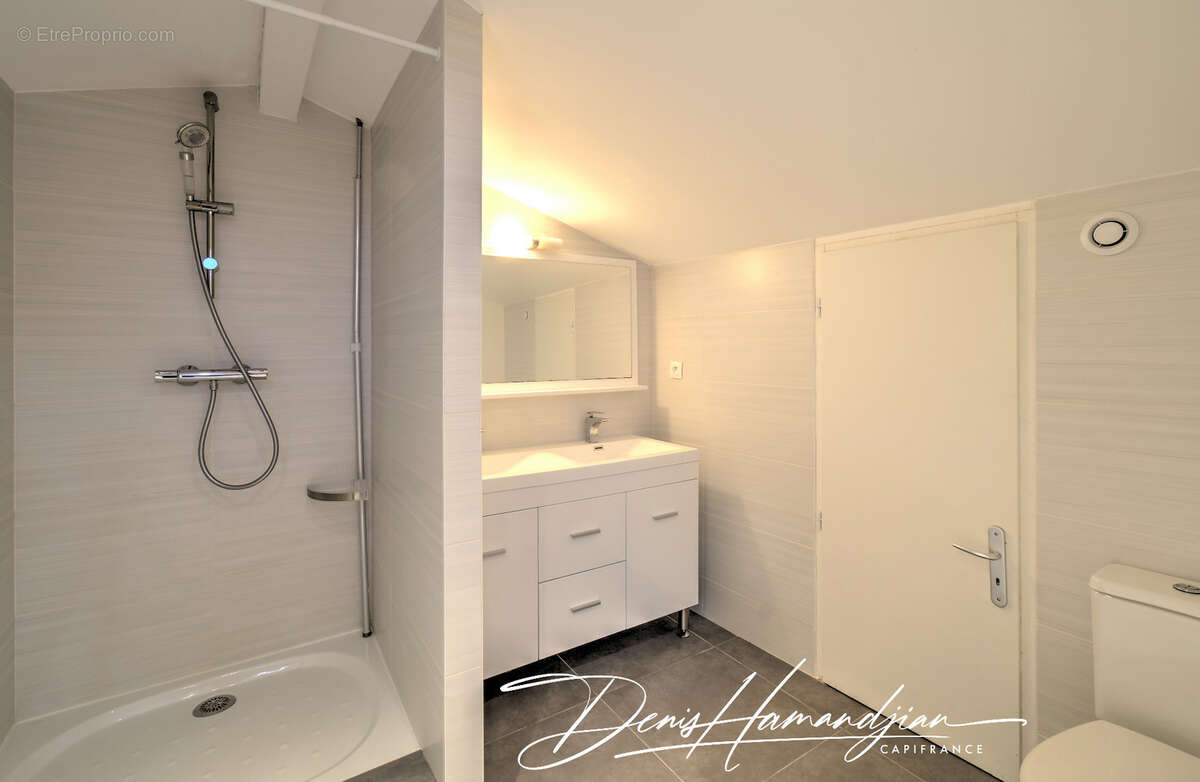 Maison à vendre 5 pièces - 4 Chambres - 122 m2 - FONTAINES SAINT MARTIN (69270) - photo 14