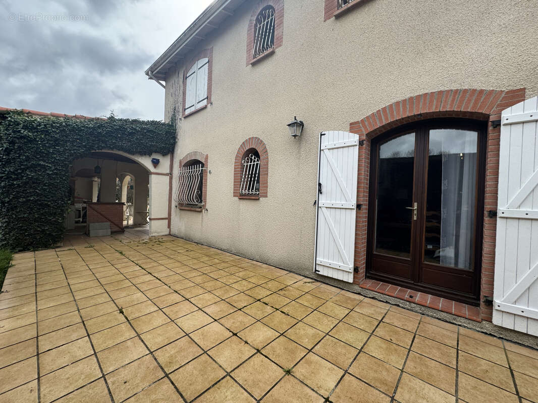 Maison à LAPEYROUSE-FOSSAT