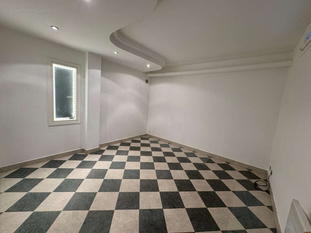 Appartement à ROQUEBRUNE-CAP-MARTIN