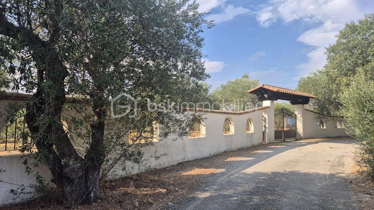 A vendre propriete mas de 170m² sur terrain de 12944m² cloture - le boulou - six chambres - climatisation reversible - garage -  - photo 30